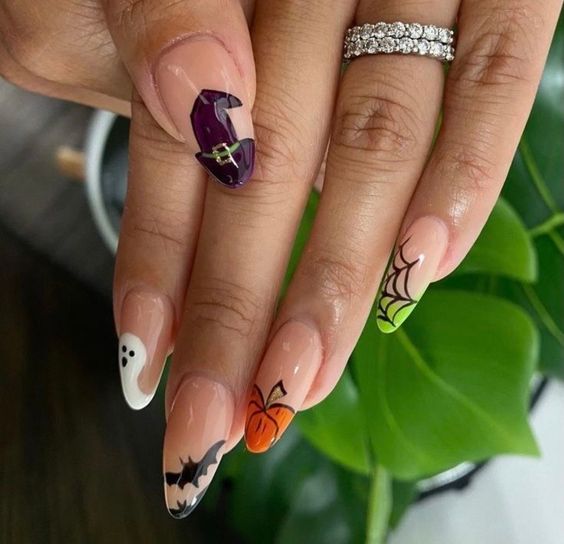 1. Spooky Halloween Nail Art